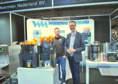 Job Bastiaansen en Paul Geene bij de hardlopers: de Zummo sinaasappelpersen.